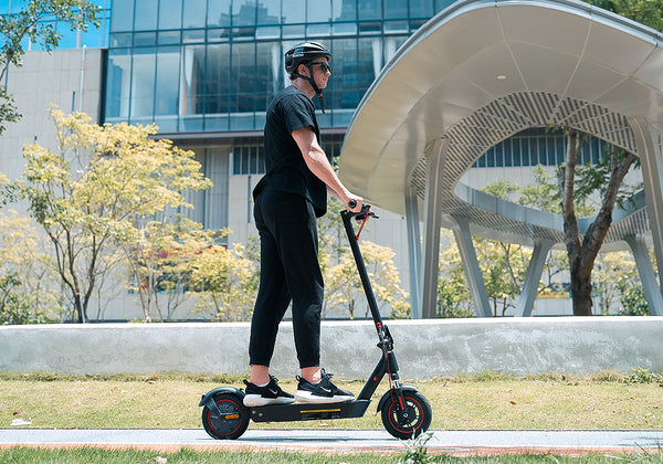 Best Electric Scooter: iHoverboard’s Top Choices for Commuters and Adventurers