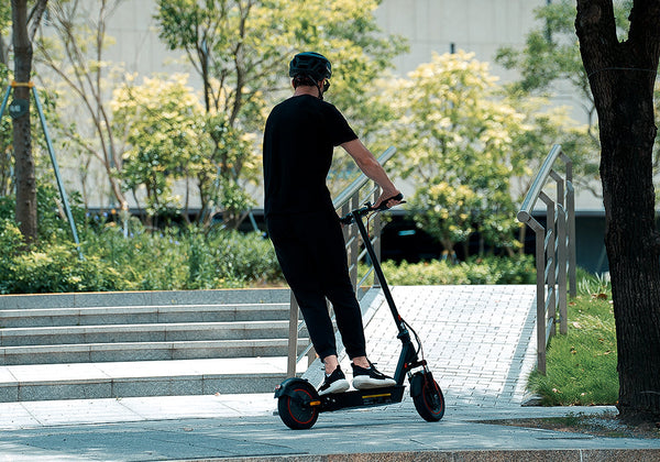 Can I Take My Electric Scooter on a Bus UK? [Complete Guide]