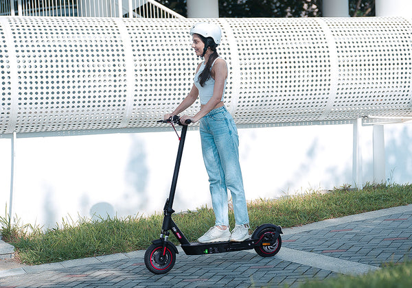 Kick Scooter vs Electric Scooter: The Smart Rider’s Guide