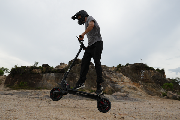 Best Electric Scooter for Climbing Hills – Top Hill Climbers